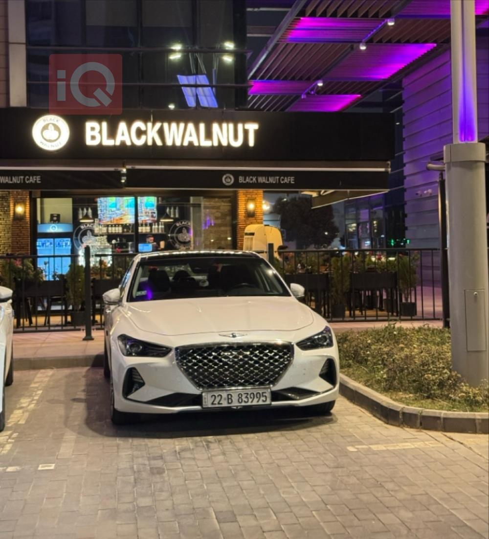 جنسس G70
